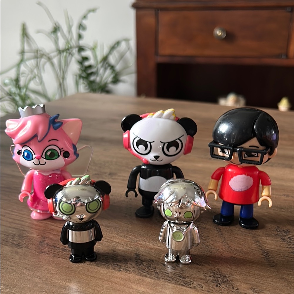 Ryan's World Lot of 5 Figures
